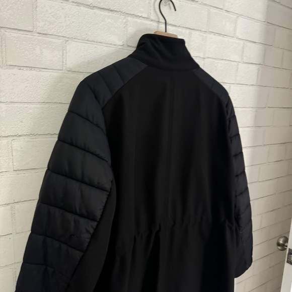 CLAVIN KLEIN PERFORMANCE Womenโs Plus Black Jacket - Picture 3 of 9